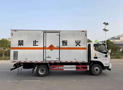 龙安爆破器材运输车