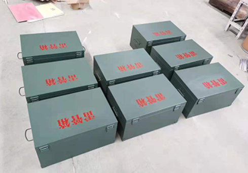 龙安炸药箱和雷管箱一般是怎么存放的？