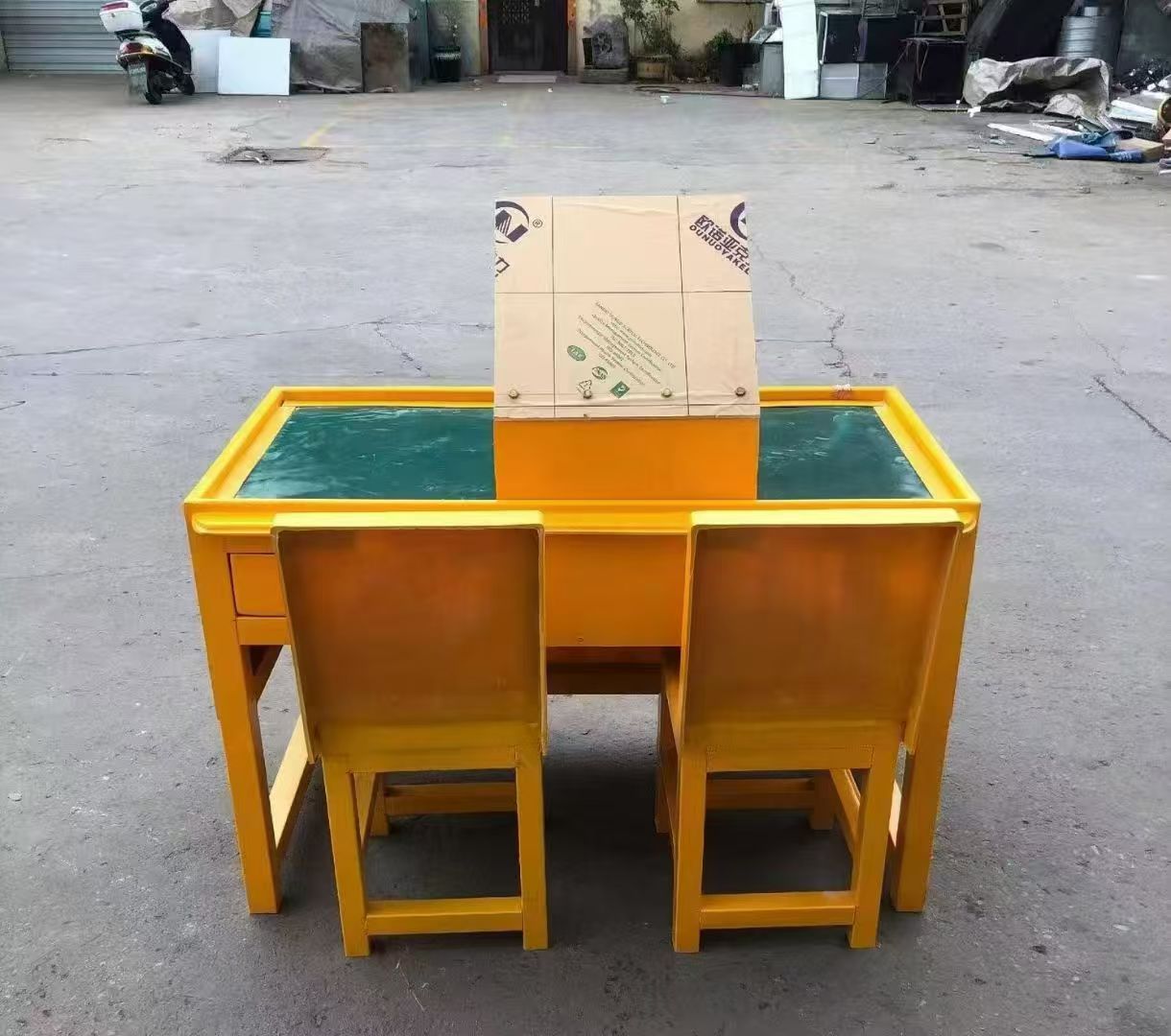 龙安防静电导通桌井下煤矿火工品发放桌：危险品流转的安全守护者